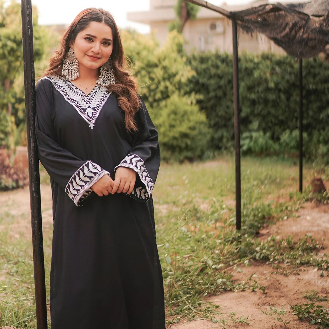 WARDA EMB LONG LENGHT - Lilen