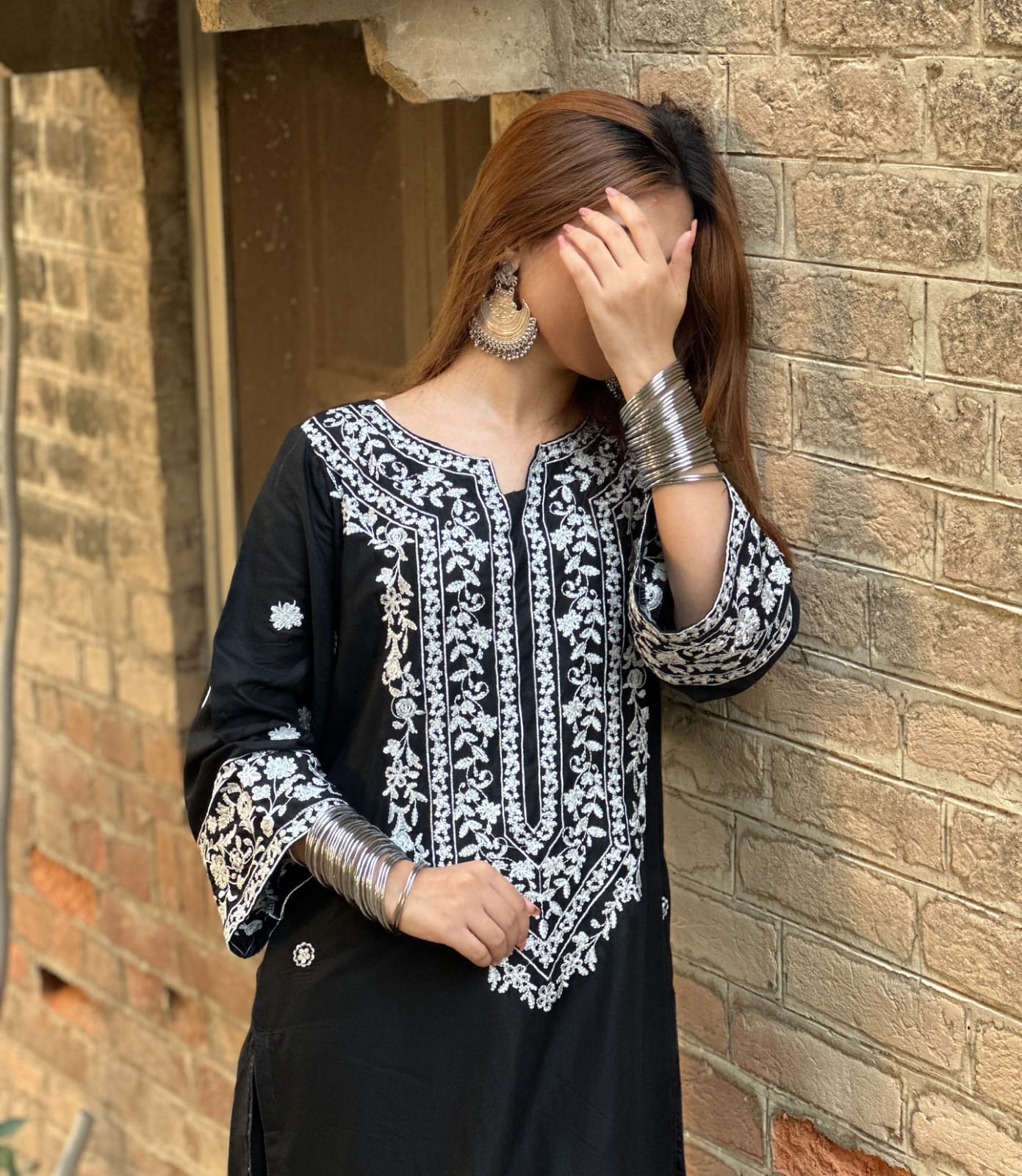 HINA - LINEN EMBROIDERY