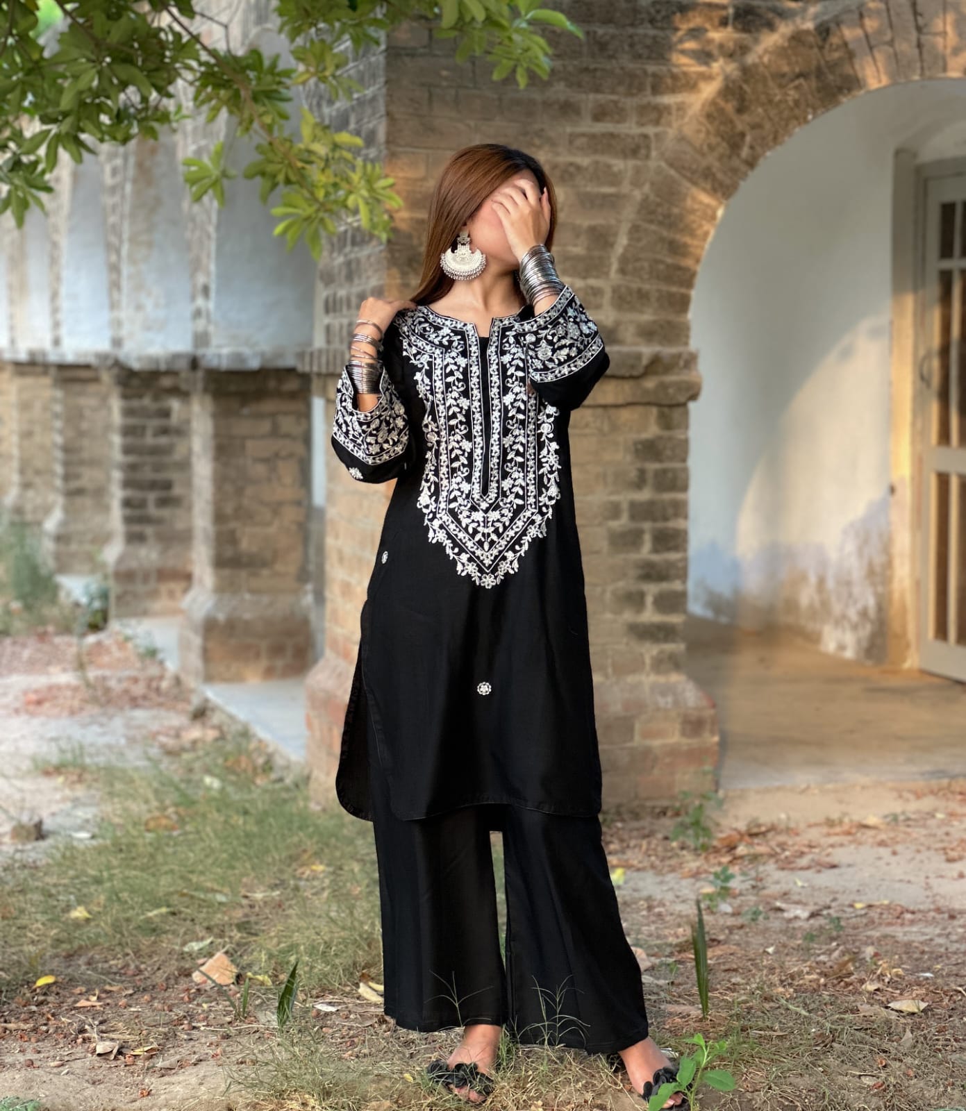 HINA - LINEN EMBROIDERY