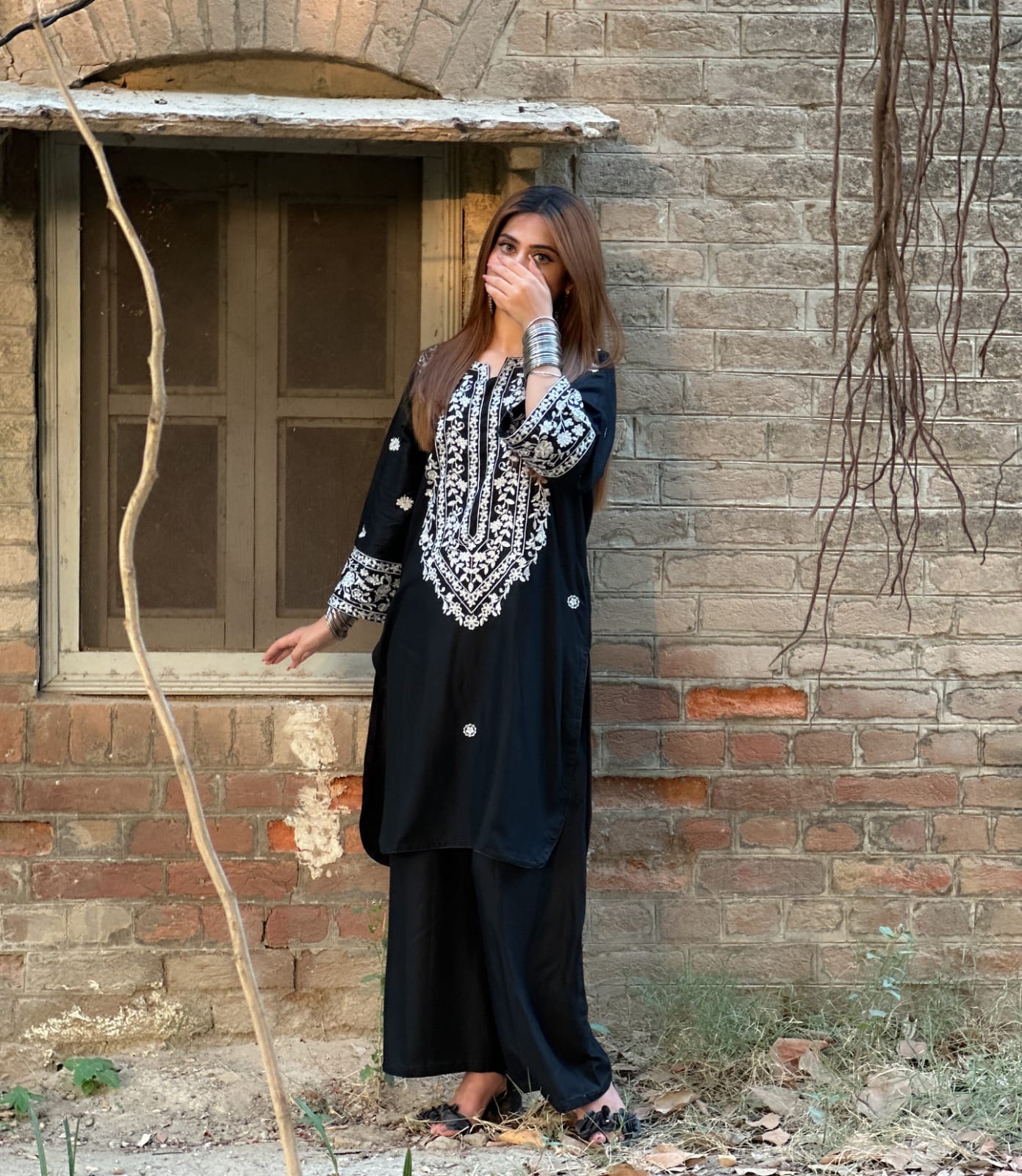 HINA - LINEN EMBROIDERY