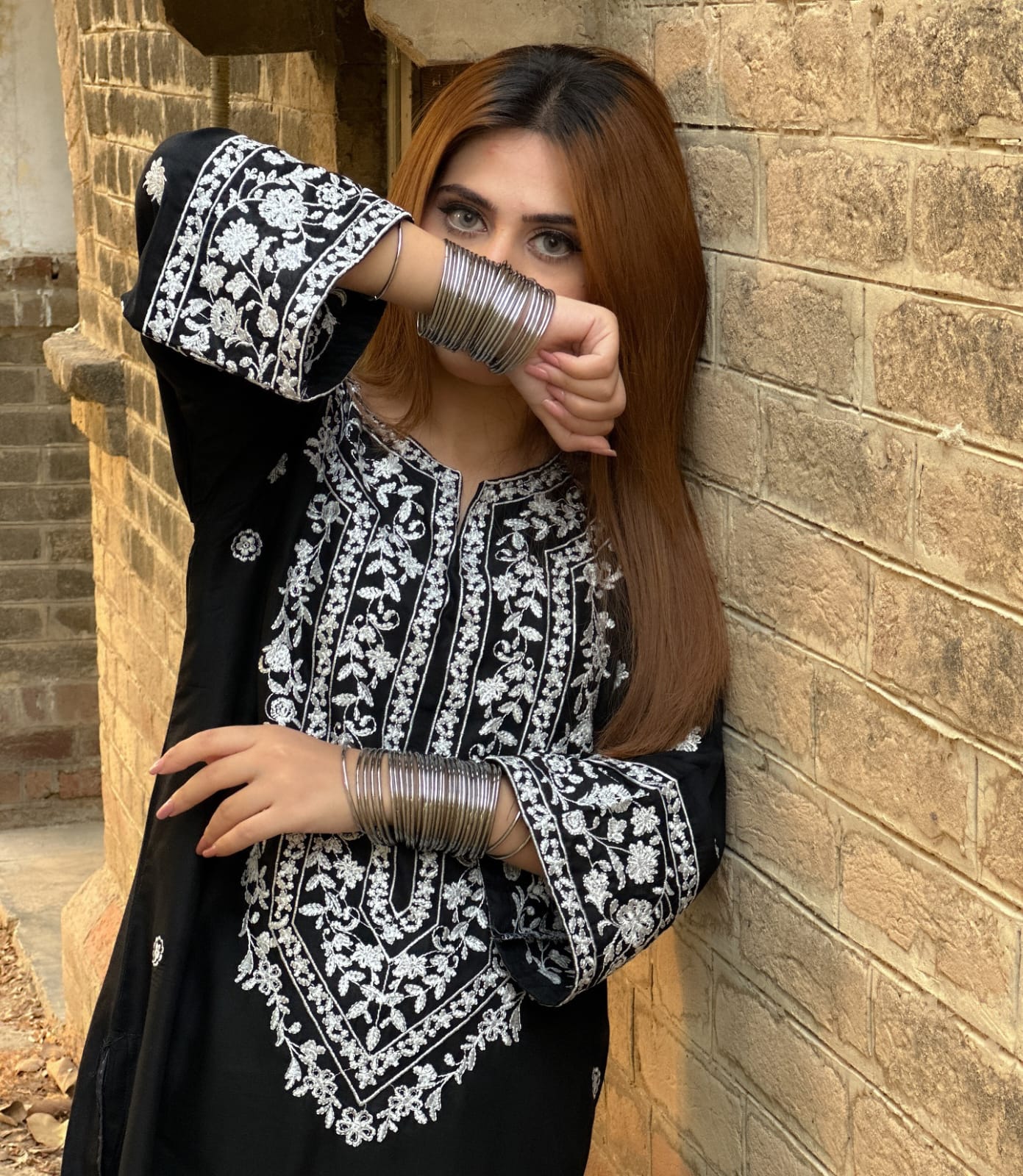 HINA - LINEN EMBROIDERY