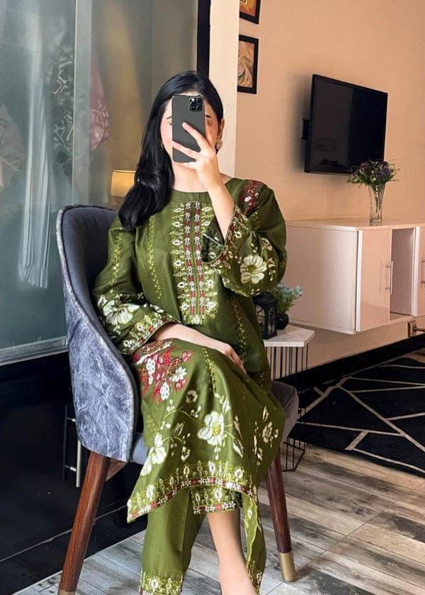 MEHROON BLOOM EMBROIDERED 2PC