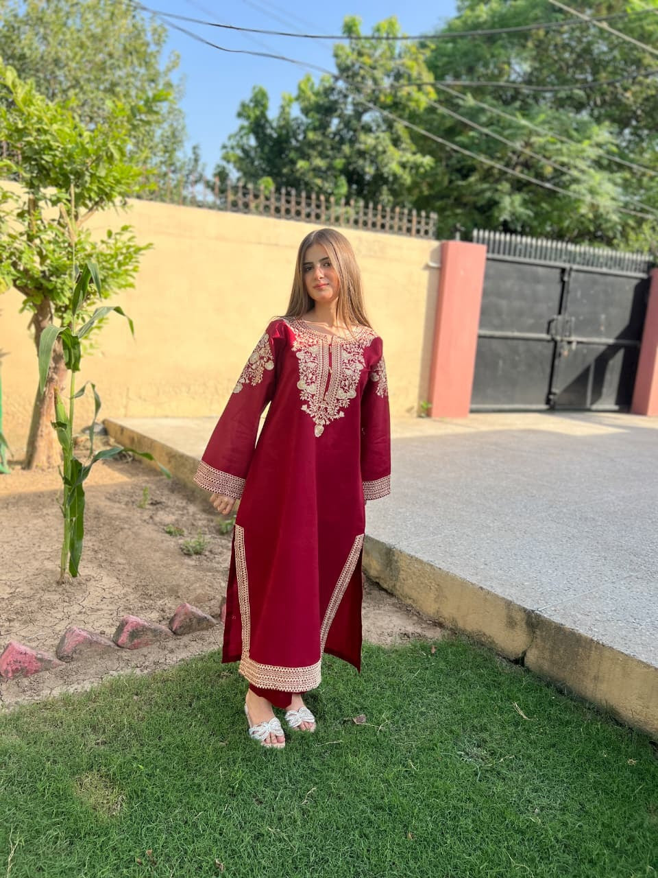 LAIBA EMBROIDERED 2PC